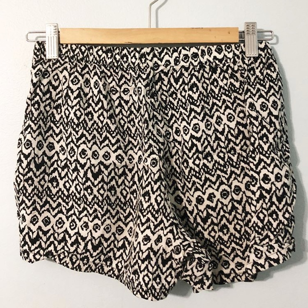 Printed Shorts - Picture 2 of 2